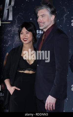 17 janvier 2019 Darah Trang, Anson Mount assister à tous les accès de la scs présente Star Trek Saison 2 premiere Découverte à Conrad à New York le 17 janvier 2019 Credit : RW/MediaPunch Banque D'Images