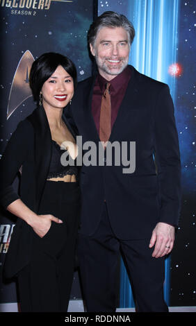17 janvier 2019 Darah Trang, Anson Mount assister à tous les accès de la scs présente Star Trek Saison 2 premiere Découverte à Conrad à New York le 17 janvier 2019 Credit : RW/MediaPunch Banque D'Images