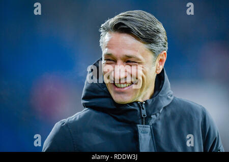 Berlin, Allemagne. 18 janvier, 2019. Soccer : Bundesliga, 1899 Hoffenheim - Bayern Munich, 18e journée, dans le PreZero Arena. Coach Niko Kovac Munich en riant. Credit : Uwe Anspach/DPA - NOTE IMPORTANTE : en conformité avec les exigences de la DFL Deutsche Fußball Liga ou la DFB Deutscher Fußball-Bund, il est interdit d'utiliser ou avoir utilisé des photographies prises dans le stade et/ou la correspondance dans la séquence sous forme d'images et/ou vidéo-comme des séquences de photos./dpa/Alamy Live News Banque D'Images