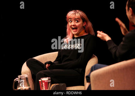 L'acteur britannique et jeu des trônes star Maisie Williams décrit en parlant de sa nouvelle application sociale daisie.com à Chichester University à Chichester, West Sussex, UK. 18 janvier 2019 Photographie par Sam Stephenson, . Crédit : Sam Stephenson/Alamy Live News Banque D'Images