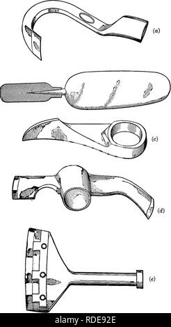 . Études en français foresterie . Les forêts et la foresterie. Des outils EN FRANÇAIS POUR L'EXPLOITATION ET LEUR UTILISATION 197^ ^ ( 3). 40 t +ti- SCACE DE POUCES ± 12 Fig. 18.-français Outils de térébenthine, (a) Barrasquit d'espourga ; (b) Palette (ou palinette) ; (c) Hapchot (nouveau modèle s'appelle bridon) ; (d) Rasclet ; (e) Place-crampon (ou pousse-crampon).. Veuillez noter que ces images sont extraites de la page numérisée des images qui peuvent avoir été retouchées numériquement pour plus de lisibilité - coloration et l'aspect de ces illustrations ne peut pas parfaitement ressembler à l'œuvre originale.. Woolsey, Theodore Salisbury, 1879- ; Greeley, William Buckho Banque D'Images