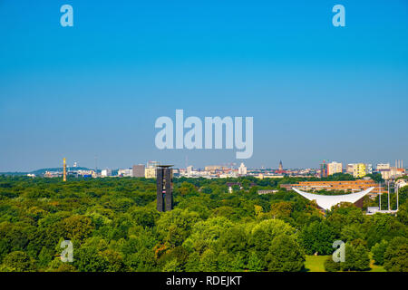 Berlin, Berlin - Allemagne / état 2018/07/31 : Vue panoramique sur le parc Tiergarten, M. Groser Maison moderne avec des Cultures du Monde - Haus der Kulture Banque D'Images