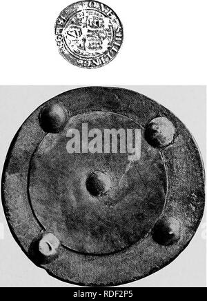 . Du Niger au Nil. Alexander-Gosling ; des oiseaux de l'expédition. Notre VOYAGE DE L'Oubangui Le Leti 239 hommes sont bien et n'ont pas fait face désagréable. Leur marque, d'un nombre variable de cloques sur l'avant- tête, est comme celle de l'Sungos, dont ils sont une succursale ; ils ont aussi la même coutume de percer les oreilles et les lèvres. Les femmes, et parfois les hommes, ornement leur corps avec un très grand nombre de sternes posées pat- couper dans la chair sont principalement de l'estomac, la poitrine et le dos, rappelant l'une de cuir gaufré, richement - travail ; le processus doit être. Disque de bar en bois et laiton extrêmement painfu Banque D'Images