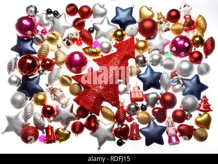 Décorations de Noël, arbres de Noël divers balles et un arbre de Noël rouge Banque D'Images