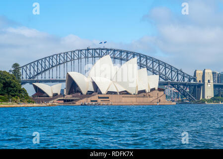 Sydney, Australie - le 5 janvier 2019 : l'opéra de Sydney, l'une des plus célèbre du 20e siècle et les bâtiments distinctif Banque D'Images