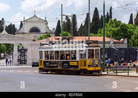 Tramway Classique route 28 à Lisbonne, Portugal Banque D'Images