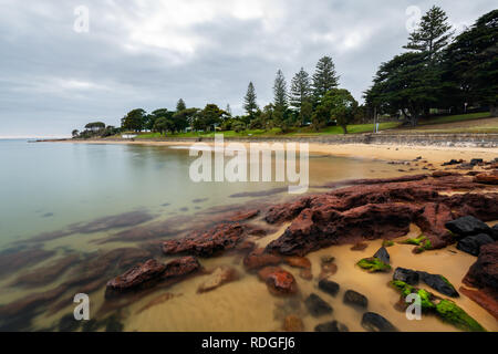 Plage à Cowes sur l'île Phillip. Banque D'Images