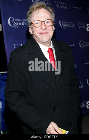 New York, NY - 03 Mars : Edward Hibbert à Rodgers  + Hammerstein's Cinderella Broadway première au théâtre de Broadway, le dimanche 3 mars 2013 à New York, NY (Photo par Steve Mack/S.D. Mack Photos) Banque D'Images