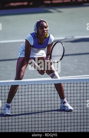 Venus Williams en compétition aux Championnats de Tennis de Lipton 1998 Banque D'Images