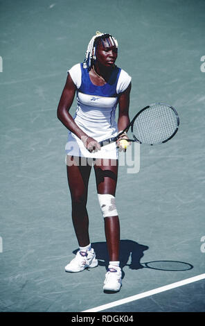 Venus Williams en compétition aux Championnats de Tennis de Lipton 1998 Banque D'Images