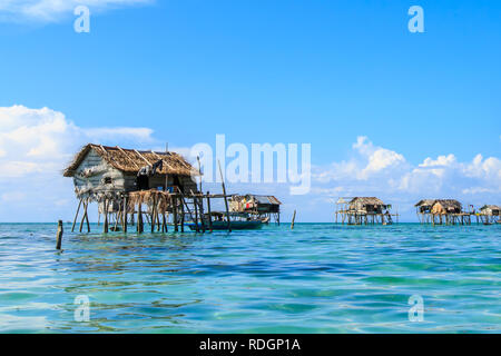 Beaux paysages de l'eau vue borneo sea gypsy village de Bodgaya Island, Semporna Sabah, Malaisie. Banque D'Images