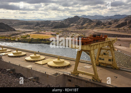 Davis dam barrage hydroélectrique sur le fleuve Colorado près de Laughlin, Nevada et l'Arizona, Bullhead City Banque D'Images