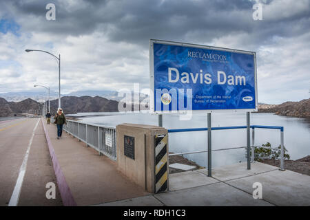 Davis dam barrage hydroélectrique sur le fleuve Colorado près de Laughlin, Nevada et l'Arizona, Bullhead City Banque D'Images