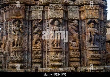 Détails de la Nata mandira. Vyala figure sur elephant - peut être vu trop à Konark Temple du Soleil, de l'Orissa en Inde. Banque D'Images