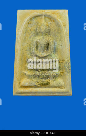 Amulettes thaï sont disponibles dans une grande variété de styles, formes et tailles, et les Bouddhistes, d'amulettes sacrées bouddhistes thaïlandais et charmes Occultes Banque D'Images