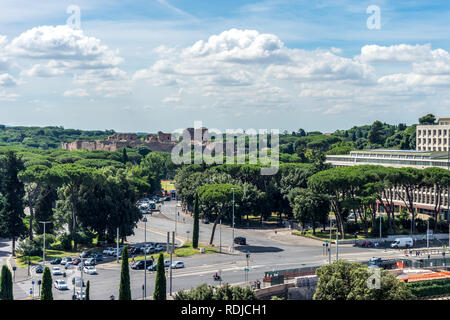 Rome, Italie - 24 juin 2018 : les anciennes ruines de Circus Maximus dans la vallée entre l'Aventin et Forum romain, Palatine Hills à Rome Banque D'Images