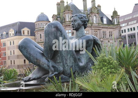 Floozy dans le Jacuzzi Birmingham City Statue Banque D'Images