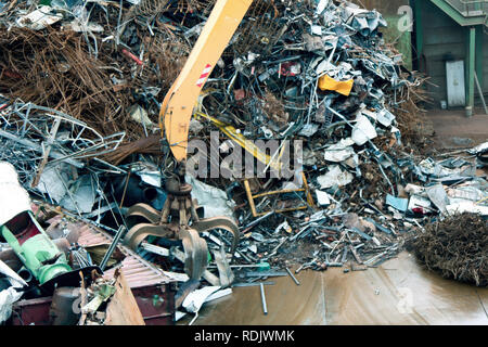 Enterprise pour la collecte et le recyclage des déchets métalliques (la ferraille dur, recyclage), les opérations de chargement Banque D'Images