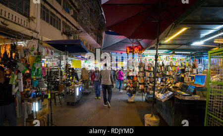 Marché nocturne de Sham Shui Po, Hong Kong, Chine. Banque D'Images