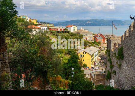 Avis de Portovenere ou Porto Venere ville de château Doria sur côte ligure. Province de La Spezia. Italie Banque D'Images