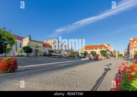 GNIEZNO, POLOGNE GRANDE PROVINCE / POLOGNE - 8 juillet, 2018 : vue sur la place de marché Banque D'Images