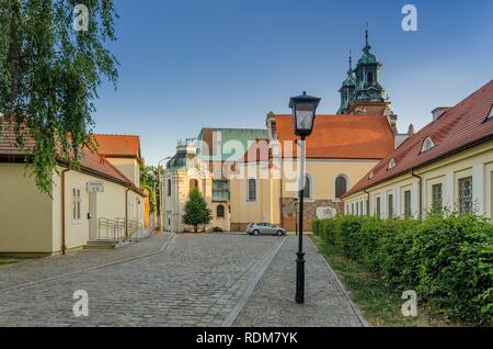 GNIEZNO, POLOGNE GRANDE PROVINCE / POLOGNE - 8 juillet, 2018 : la cathédrale de Gniezno Royal Banque D'Images