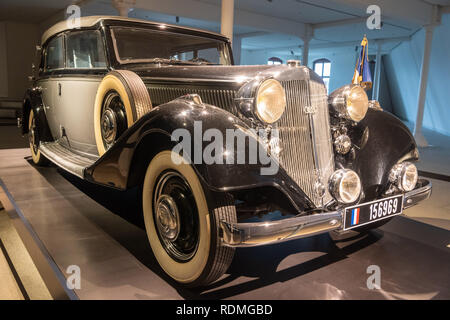 Dresde, Allemagne - le 13 novembre 2018. Horch 830 BL Cabriolet 1936 voiture, utilisée par Charles de Gaulle entre la fin de la Seconde Guerre mondiale et le début o Banque D'Images