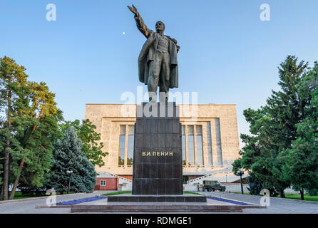 Statue de Lénine, Bichkek, Kirghizistan. Banque D'Images