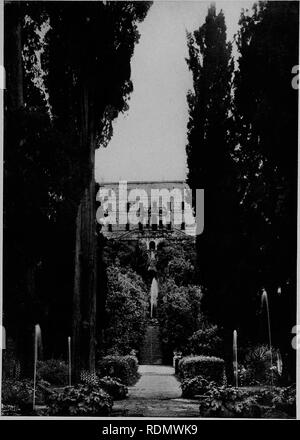 . Transactions of the American Society of Landscape Architects, de sa création en 1899 à la fin de 1908. Landscape Gardening. vTixA d'Este, Tivoli. La grandeur et l'austérité, de conception romaine. Veuillez noter que ces images sont extraites de la page numérisée des images qui peuvent avoir été retouchées numériquement pour plus de lisibilité - coloration et l'aspect de ces illustrations ne peut pas parfaitement ressembler à l'œuvre originale.. American Society of Landscape Architects ; Caparn, Harold A. , ed ; Priez, James Sturgis, 1871- ed ; Vaux, Downing, éd. [Harrisburg, Pennsylvanie , J. H. McFarland company, Mt. Appuyez sur agréable Banque D'Images