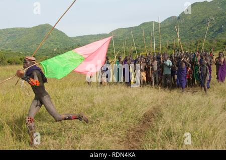 Donga stick lutte cérémonie, tribu Surma, Tulgit, rivière Omo Vallée, Ethiopie, Afrique Banque D'Images