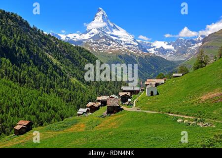 Hameau Findeln avec 4478m, le Cervin, Zermatt, Valais, Suisse Mattertal Banque D'Images