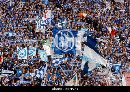 Dernier match de la saison du FC Schalke 04 contre le Werder Brême 0:2, quai Veltins Arena Arena AufSchalke, anciennement Banque D'Images