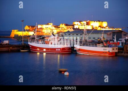 La forteresse de Château Cornet au port de plaisance, de voiliers, principal port, St Peter Port, Guernsey, Channel Islands, Europe Banque D'Images