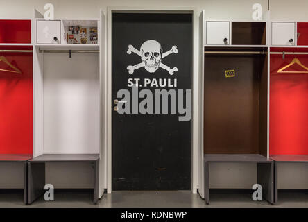 Hambourg, Allemagne - avec ses supporters identifiés par leur soutien à la politique de l'aile gauche, FC St Pauli est un club allemand de football Banque D'Images