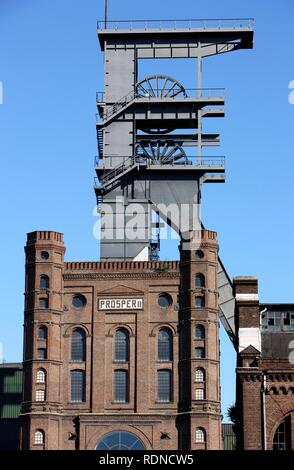 Malakowturm tour de la mine de charbon abandonnées Zeche prospérer, aujourd'hui un musée, centre culturel, situé sur le terrain du Banque D'Images