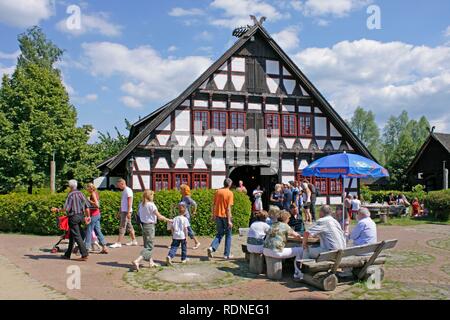 Maison à colombages dans le vent et à l'International Musée de moulin à eau à Gifhorn, Basse-Saxe Banque D'Images