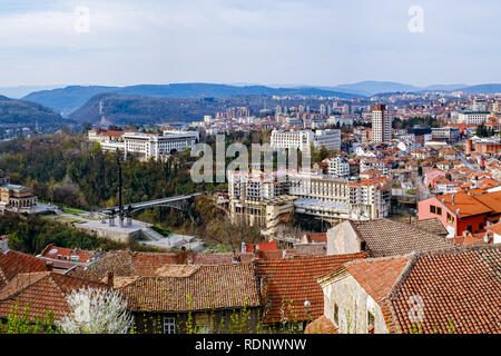Vue panoramique sur la ville Veliko Tarnovo, Bulgarie Banque D'Images