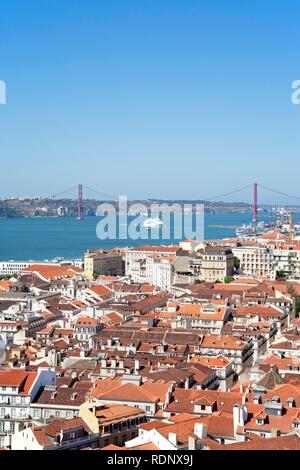 Vue depuis le château sur la ville, Lisbonne, Portugal, Europe Banque D'Images