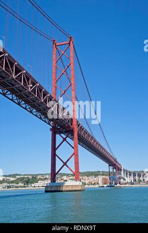 Le pont Ponte 25 de Abril, Lisbonne, Portugal, Europe Banque D'Images