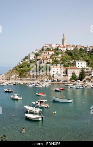 Port de Punat sur l'île de Krk, Kvarner Bay, Côte Adriatique, Croatie, Europe Banque D'Images