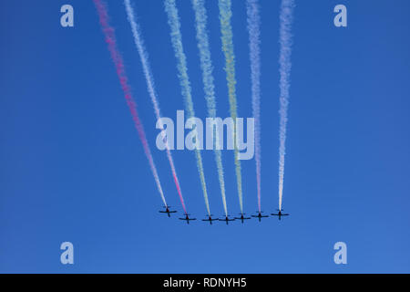 Groupe de voltige avions drapeau espagnol dessin figure dans le ciel Banque D'Images