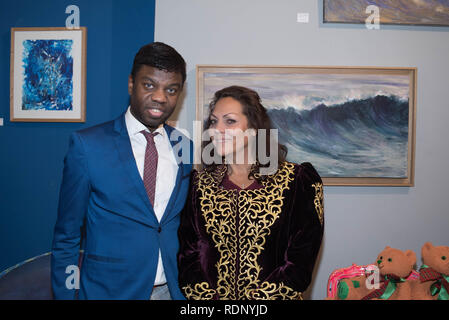 Paris : Vernissage de l'Hermine de Clermont-Tonnerre et Patricia Ducept, exposition à la galerie NOI. Banque D'Images