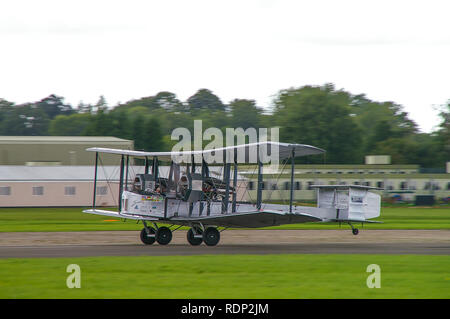 Vickers Vimy avion bombardier lourd britannique, biplan de la première Guerre mondiale, Grande Guerre, première Guerre mondiale. Recréation du vol Alcock & Brown Atlantic Banque D'Images