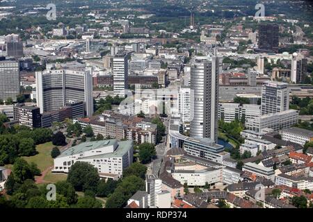 Centre-ville, Aalto Théâtre, Opéra, de la gare principale, EVONIK siège et RWE Tower bâtiment administratif, droit, Essen Banque D'Images