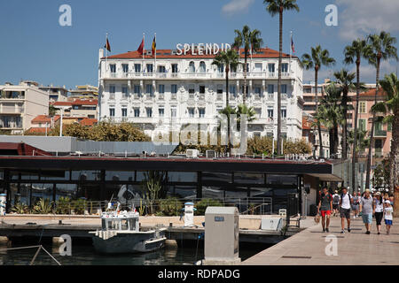 L'hôtel Splendid et le port de plaisance de Cannes dans le sud de la France Banque D'Images