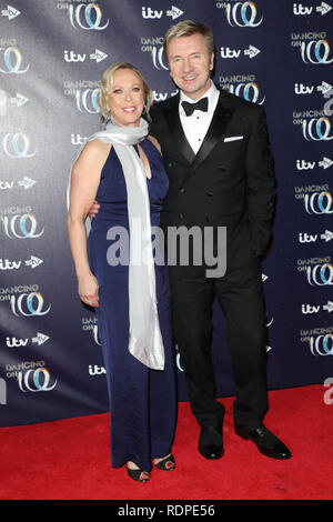 Dancing on Ice photocall organisé au musée d'histoire naturelle à la patinoire - Arrivées comprend : Jayne Torvill et Christopher Dean Où : London, Royaume-Uni Quand : 18 Déc 2018 Credit : Lia Toby/WENN.com Banque D'Images