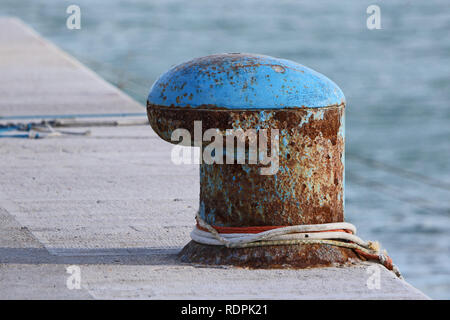 Après l'amarrage pour les bateaux de pêche dans le port à Numana Italie près d'Ancona sur la côte Adriatique Banque D'Images