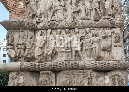 Détail de l'Arc de Galère romaine antique dans le centre de ville de Thessalonique, Macédoine Centrale, Grèce Banque D'Images