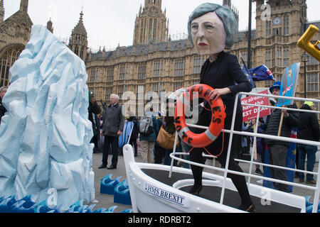 15 Jan 2019 - London, UK - Theresa 'peut' pour un iceburg lors de manifestations au cours de l'Importante Vote sur Theresa Mays portent sur la sortie de l'UE. Protester Banque D'Images