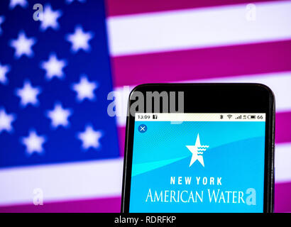 Kiev, Ukraine. 18 janvier, 2019. Entreprise de services publics de l'eau américain vu le logo affiché sur un téléphone intelligent. Crédit : Igor Golovniov SOPA/Images/ZUMA/Alamy Fil Live News Banque D'Images